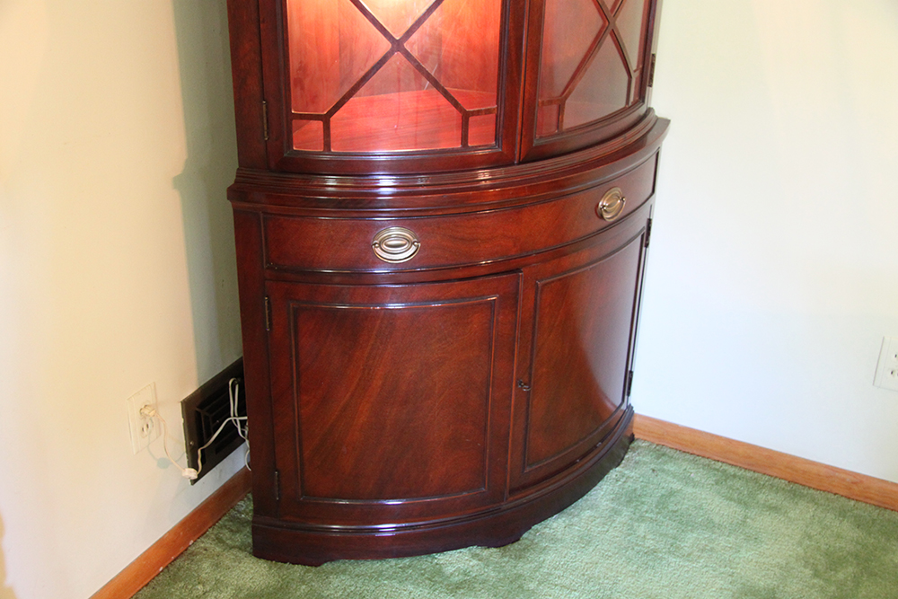 Curved Corner by Drexel EBTH