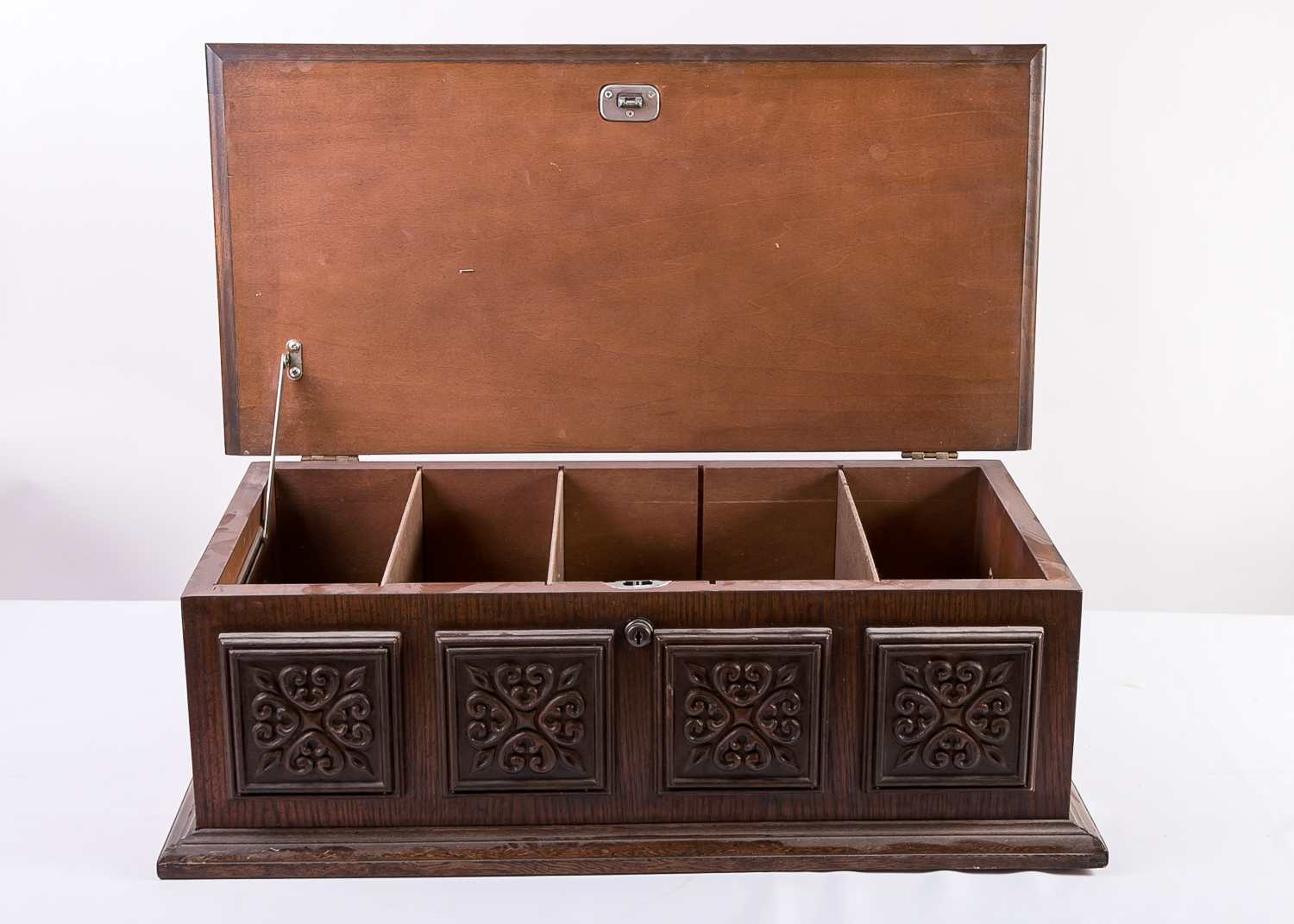 Small 1950's Lane Cedar Chest EBTH