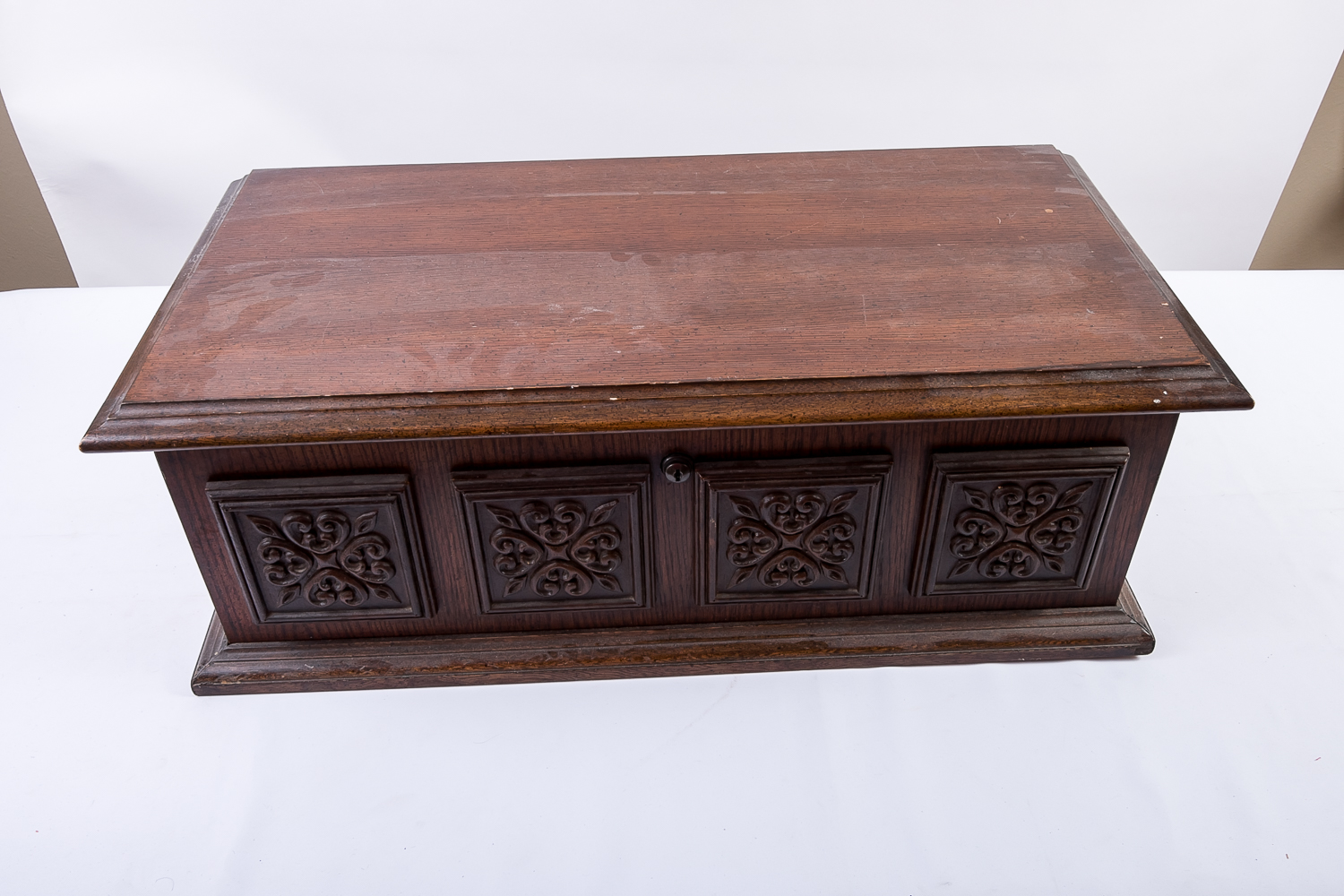 Small 1950's Lane Cedar Chest EBTH