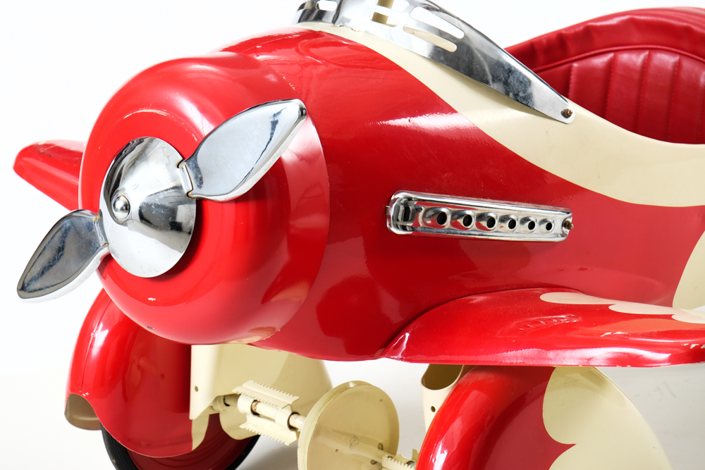 Airflow Collectible Red and White Gee Bee 7 Pedal Airplane EBTH