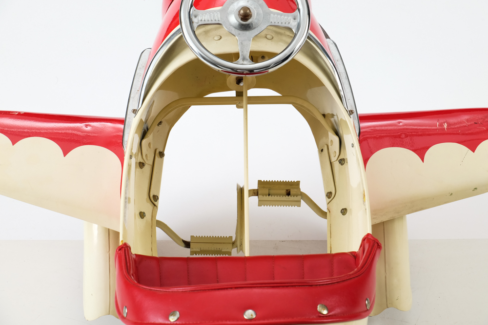 Airflow Collectible Red and White Gee Bee 7 Pedal Airplane EBTH