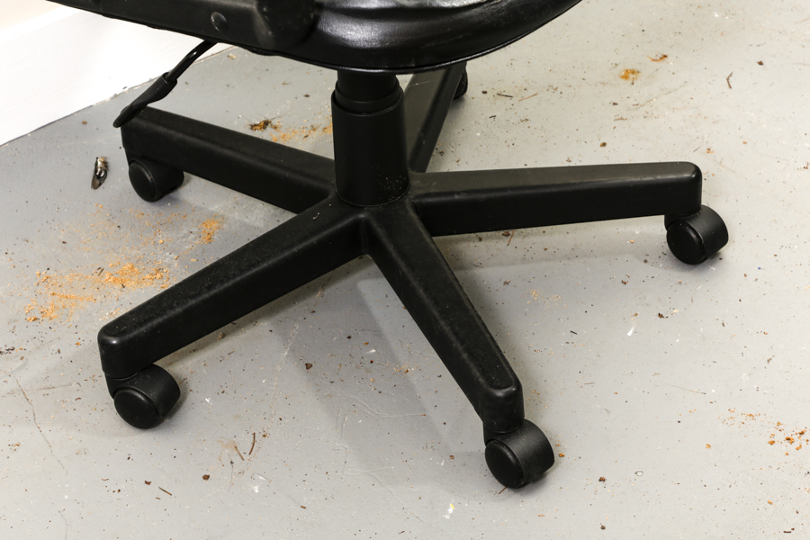 Black Cushioned Office Chair EBTH