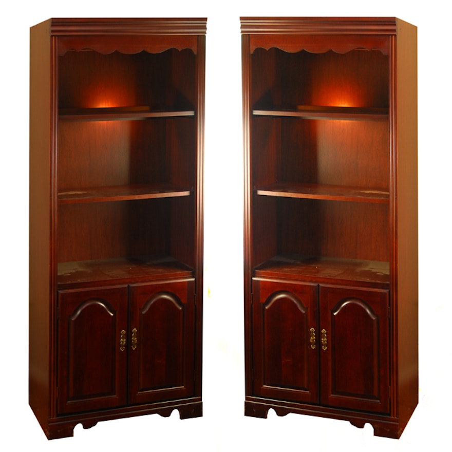pair of broyhill illuminated cabinets : ebth