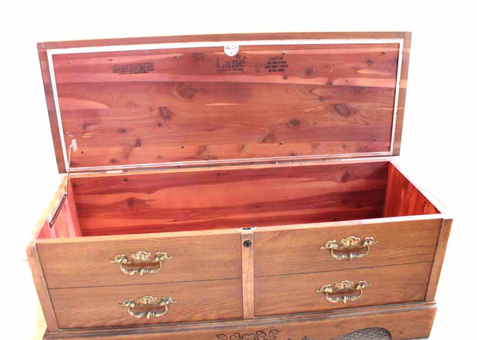 Lane Cedar Chest EBTH