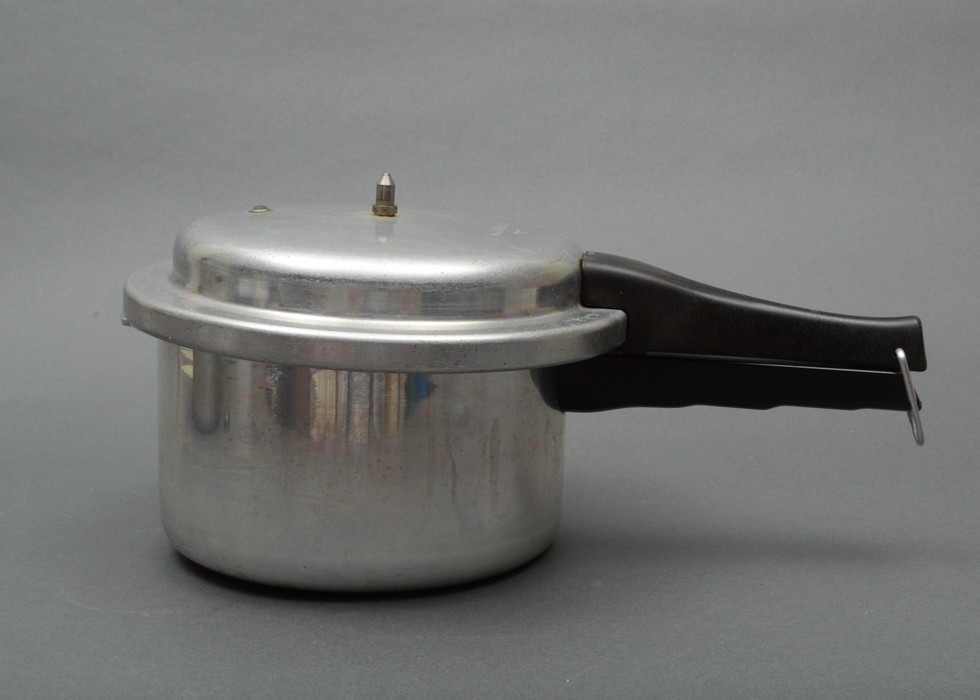 Pair of MirroMatic 4 Quart Pressure Cookers EBTH