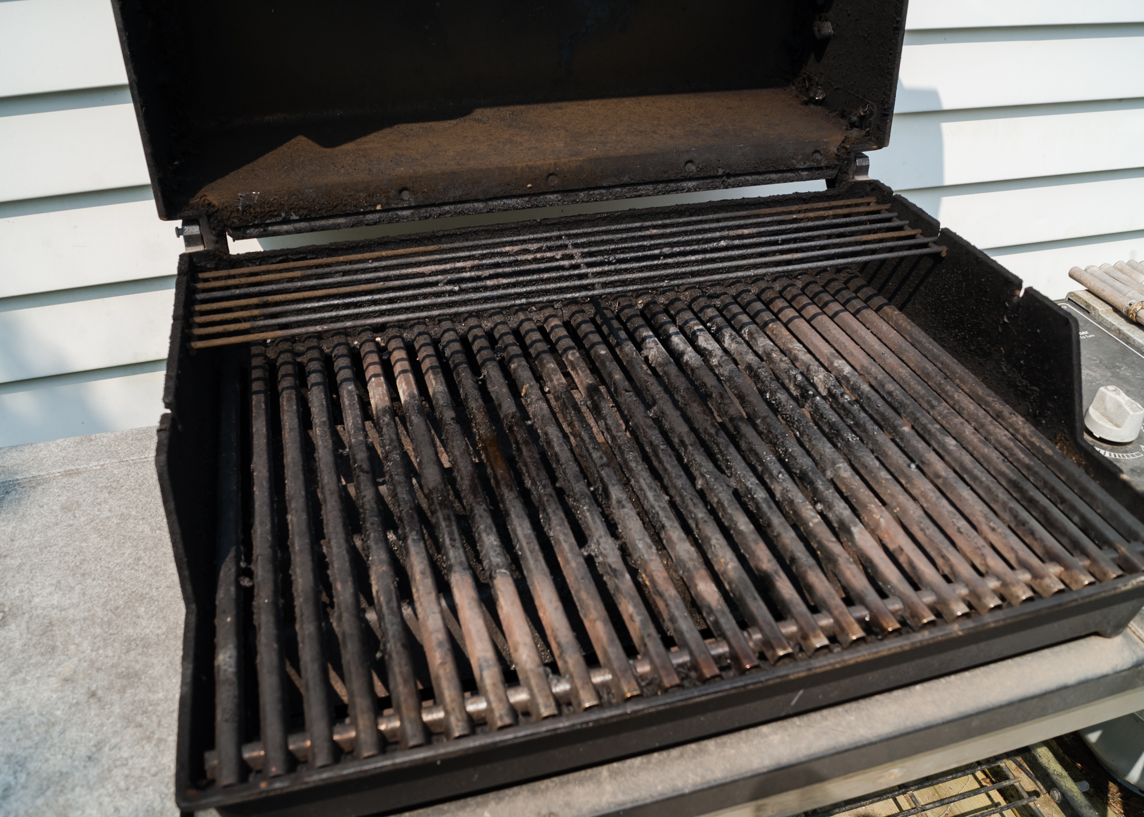 Weber Genesis Gold Grill | EBTH