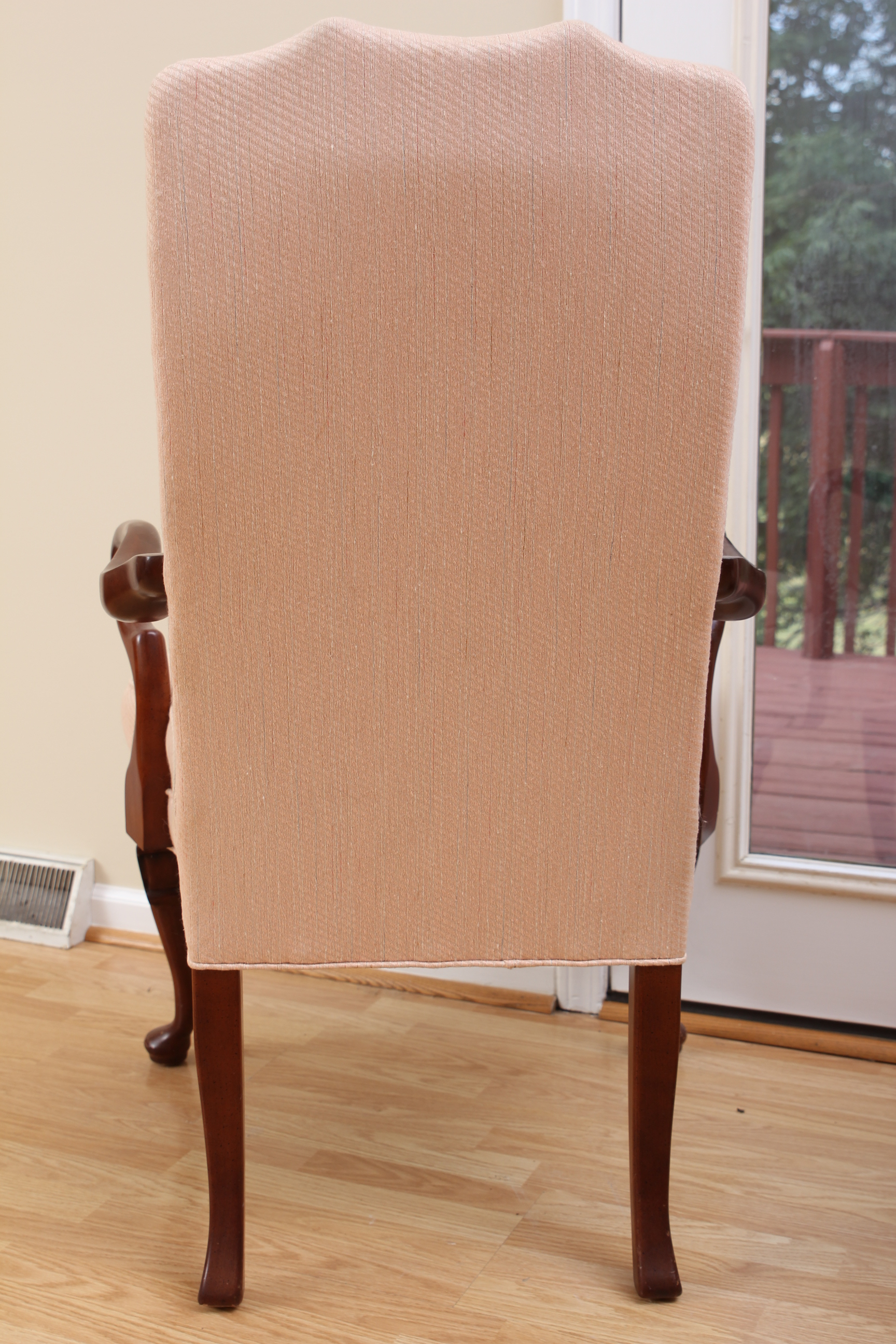 Pair of Queen Anne Style Chairs : EBTH