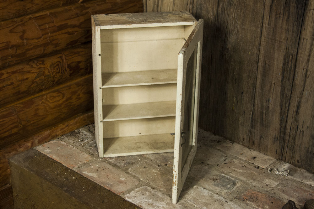 Antique White Medicine EBTH