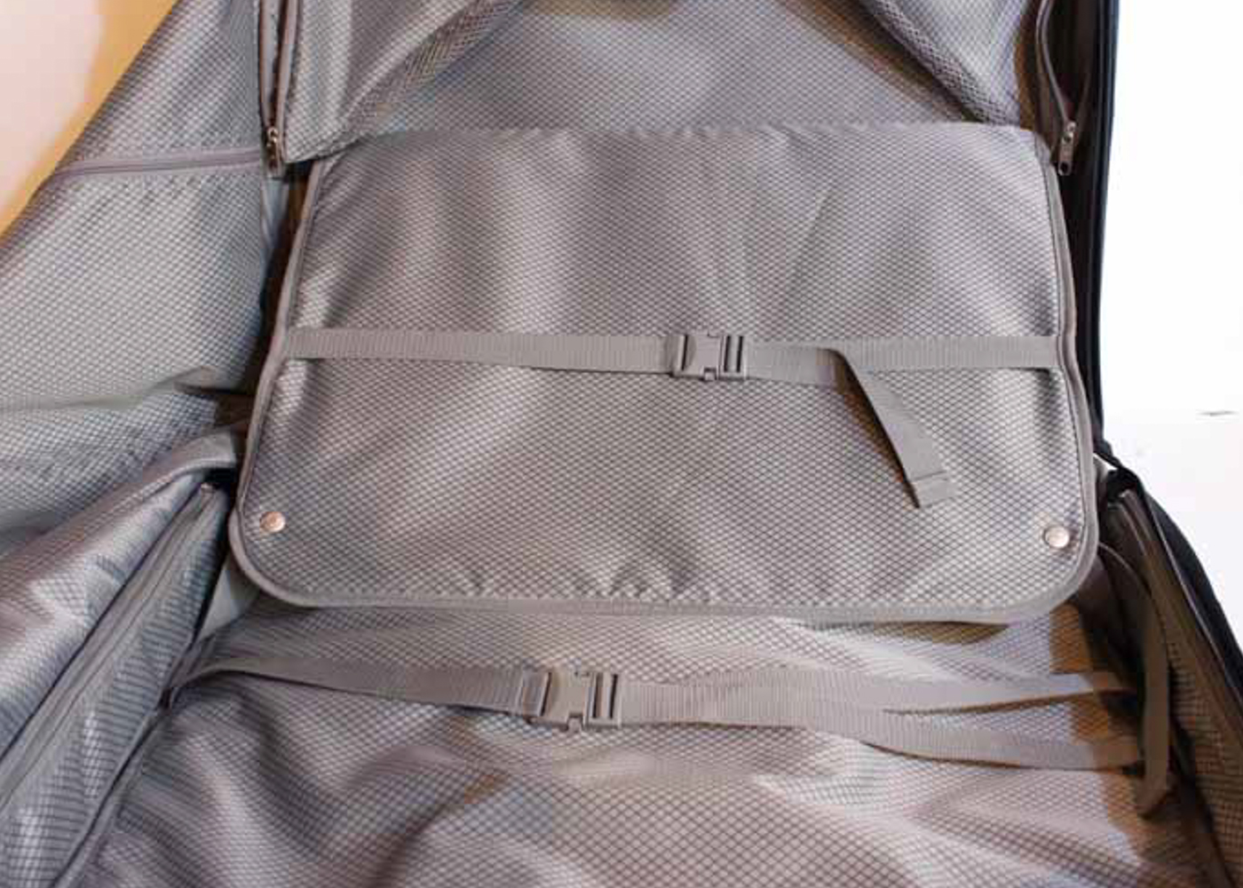 Skyway 606 Rolling Garment Bag EBTH