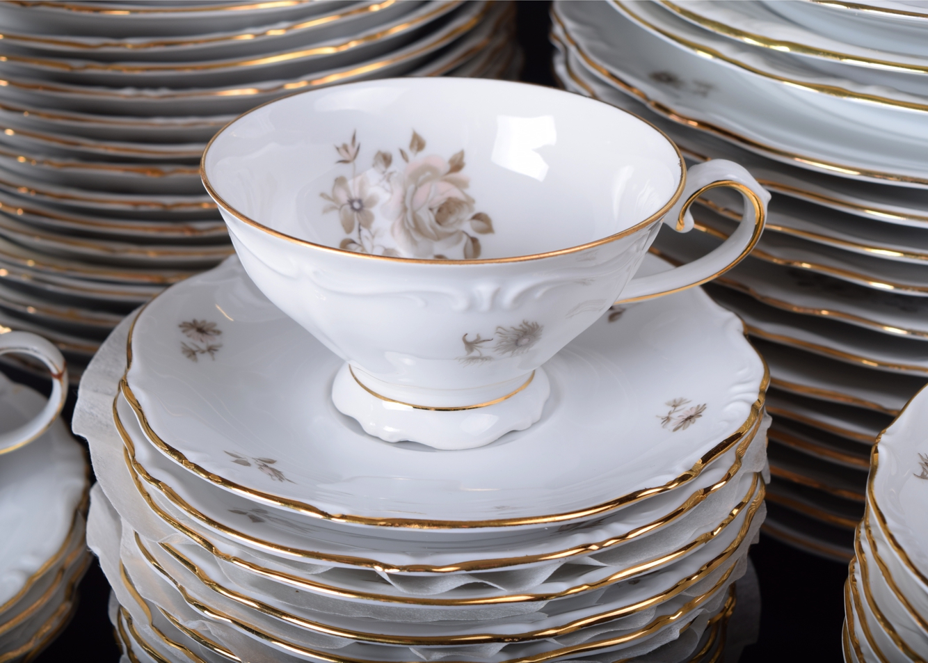 winterling-bavaria-china-dusk-rose-place-settings-ebth