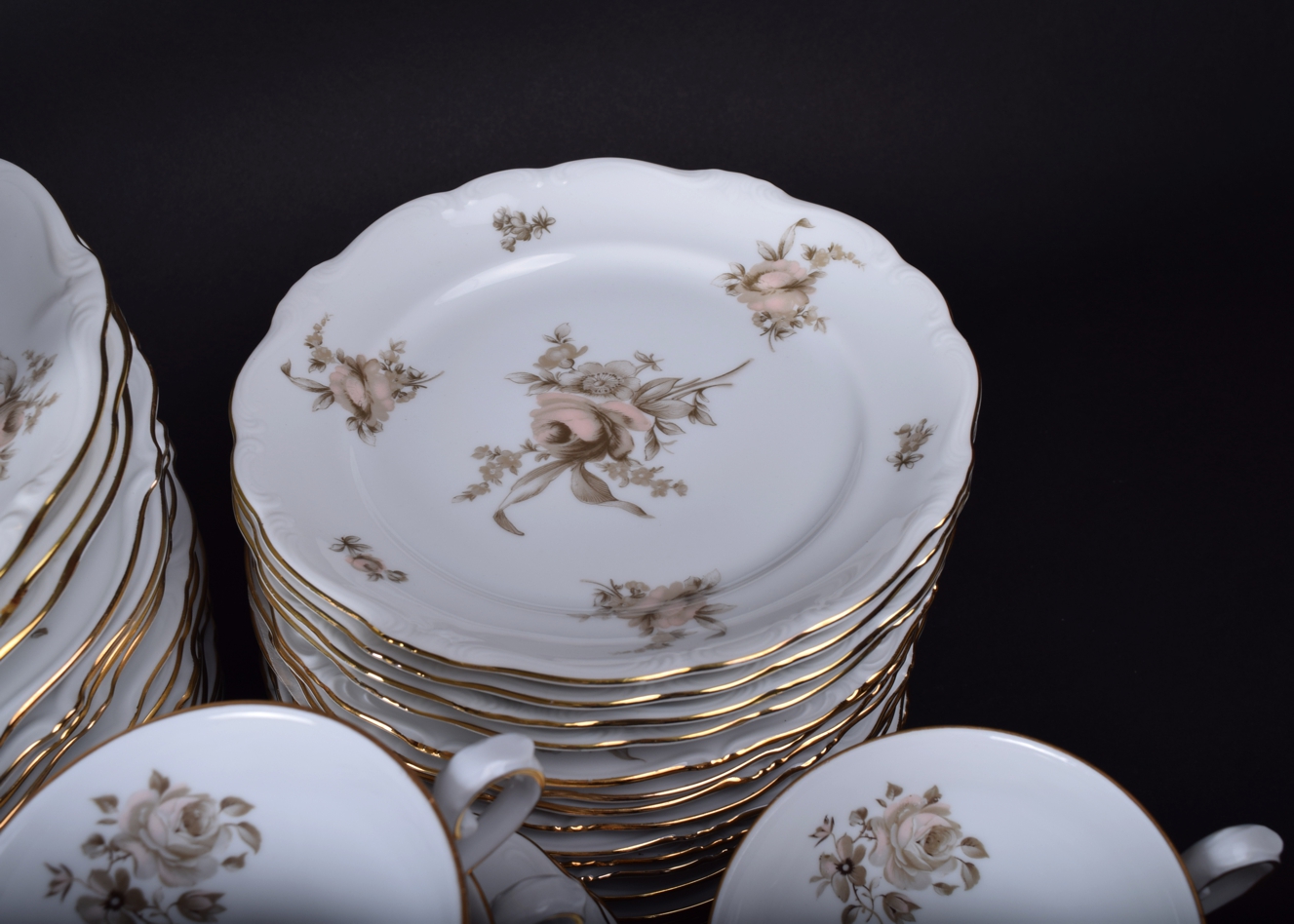 winterling-bavaria-china-dusk-rose-place-settings-ebth