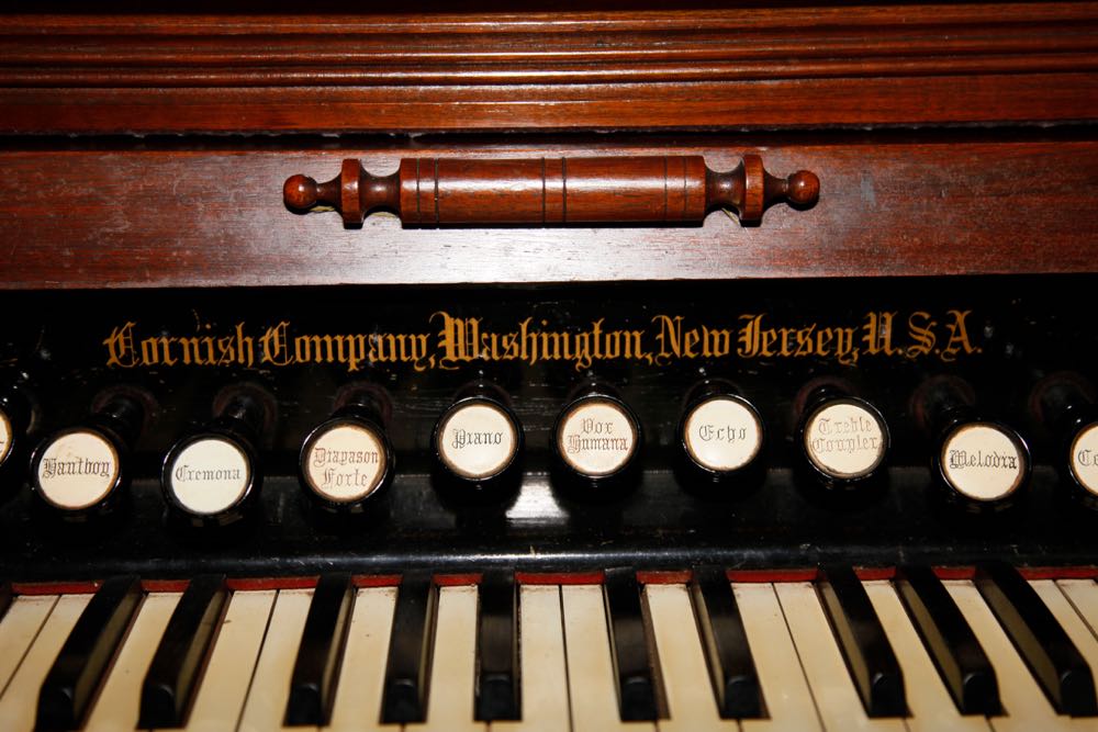 Cornish Company Antique Pump Organ with Chair EBTH