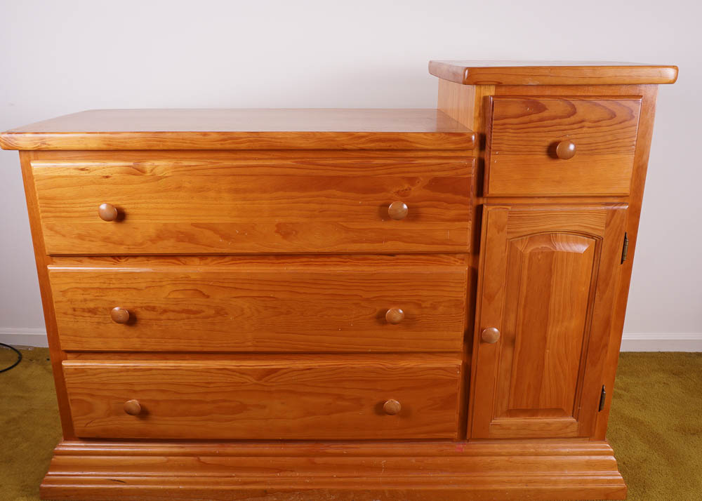 Legacy Davinci Kalani Combo Child S Oak Dresser Ebth