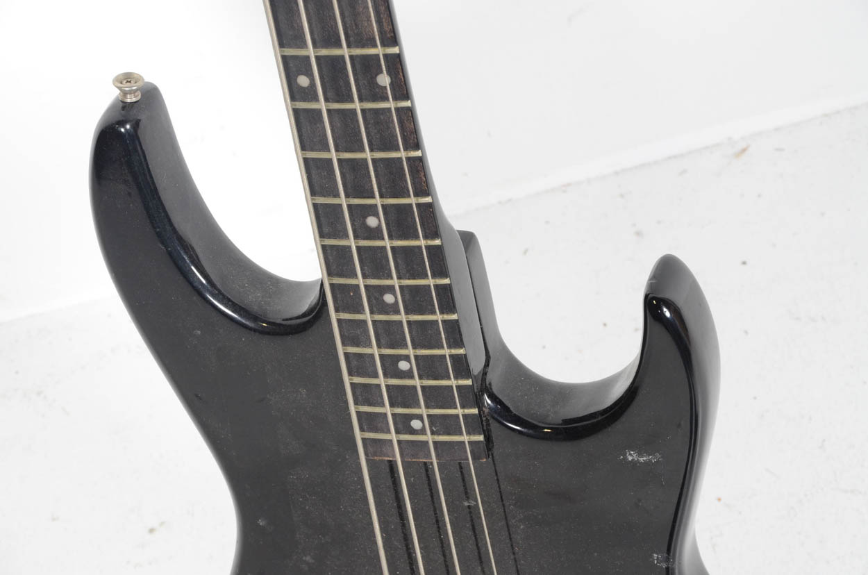 Hyundai Electric Bass Guitar EBTH