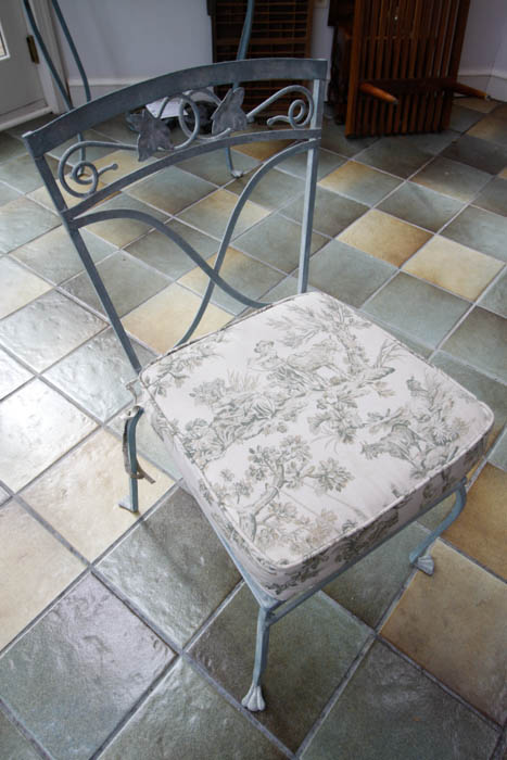 Salterini "Mt. Vernon" Dining Table and Chairs | EBTH