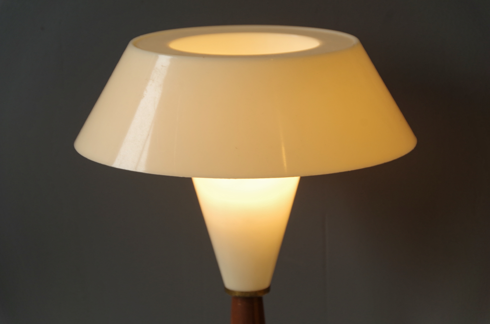 Vintage C.N. Burman Plastic Table Lamp 1964 EBTH