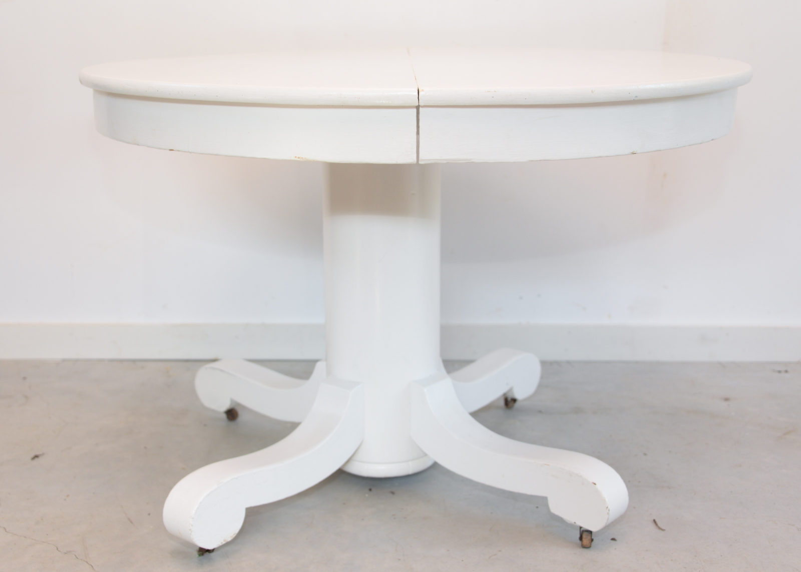 Vintage Painted Oak Pedestal Table EBTH