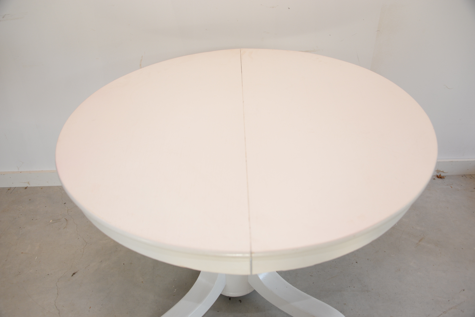 Vintage Painted Oak Pedestal Table EBTH