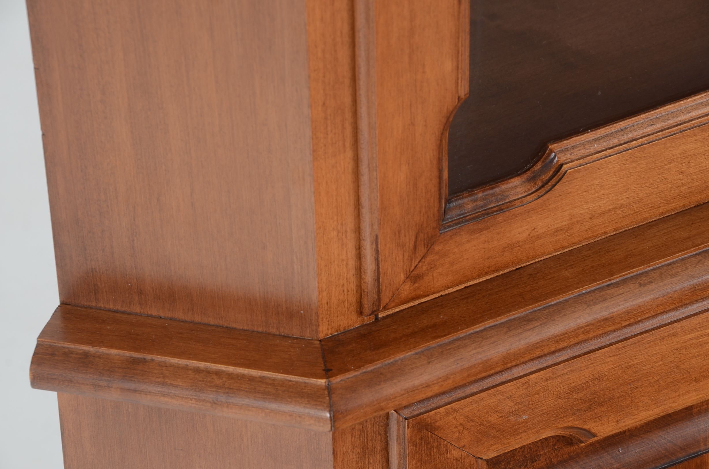 Vintage Tell City Maple Corner EBTH