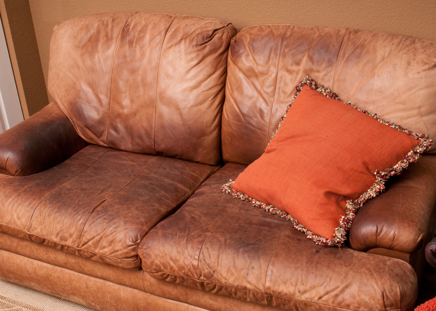 Brown Leather Love Seat EBTH