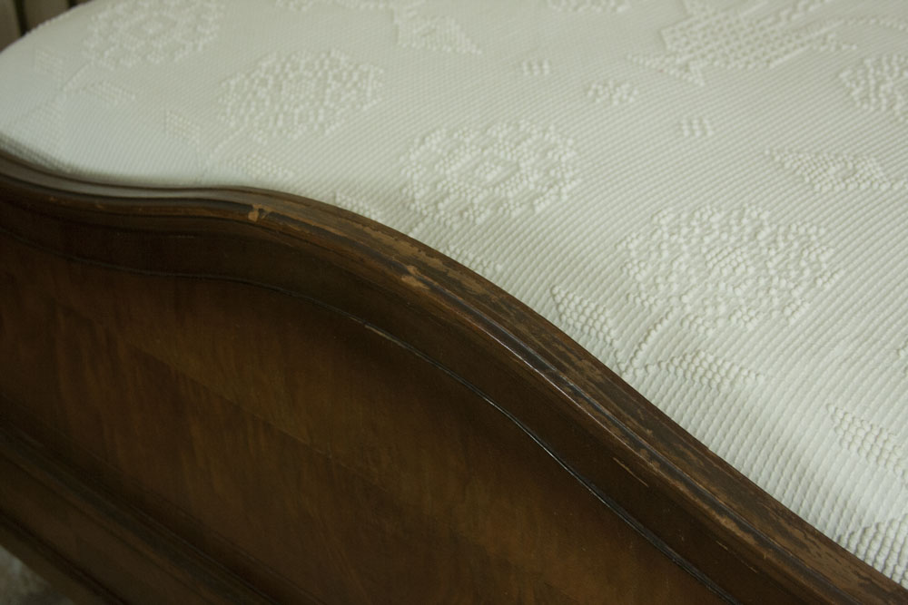 Antique Queen Bed in a Dark Oak Stain EBTH