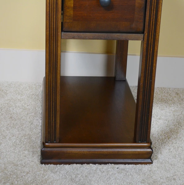 OKI Furniture Fair Wood Veneer Side Table EBTH OKI Furniture Fair Wood Veneer Side Table EBTH