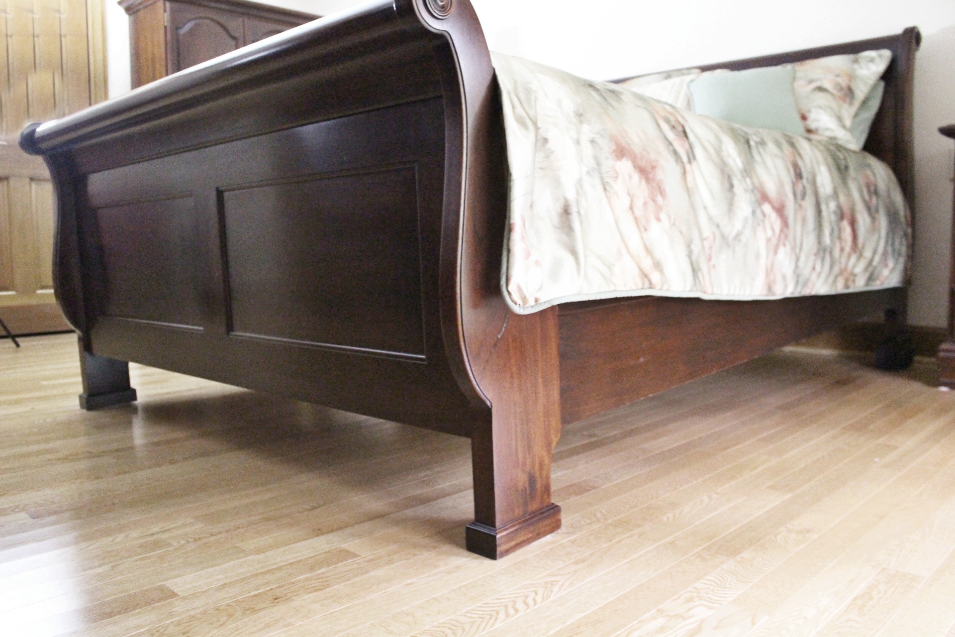 Cherry Queen Sleigh Bed Frame EBTH