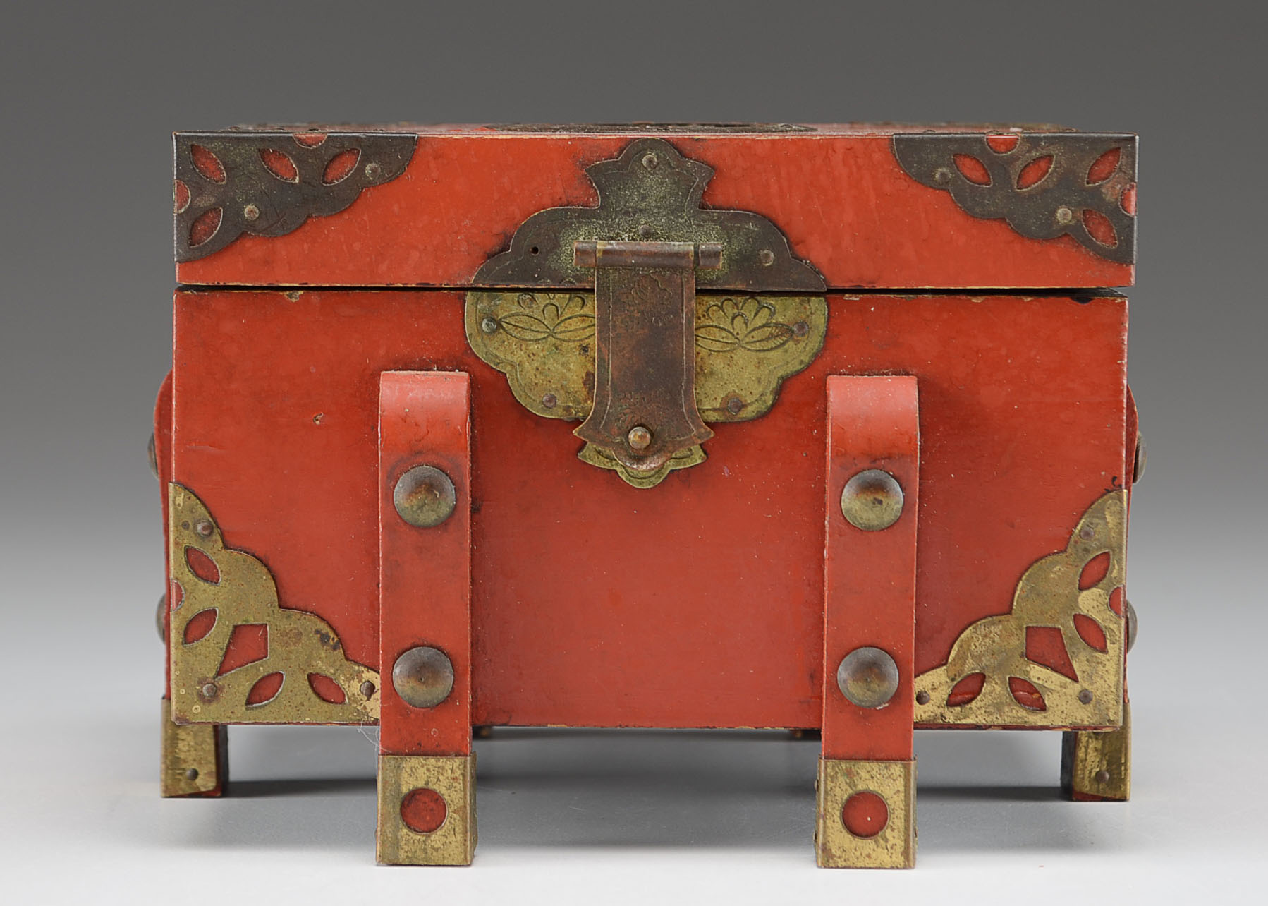 Japanese Dressing Table Box with Hair Clips EBTH