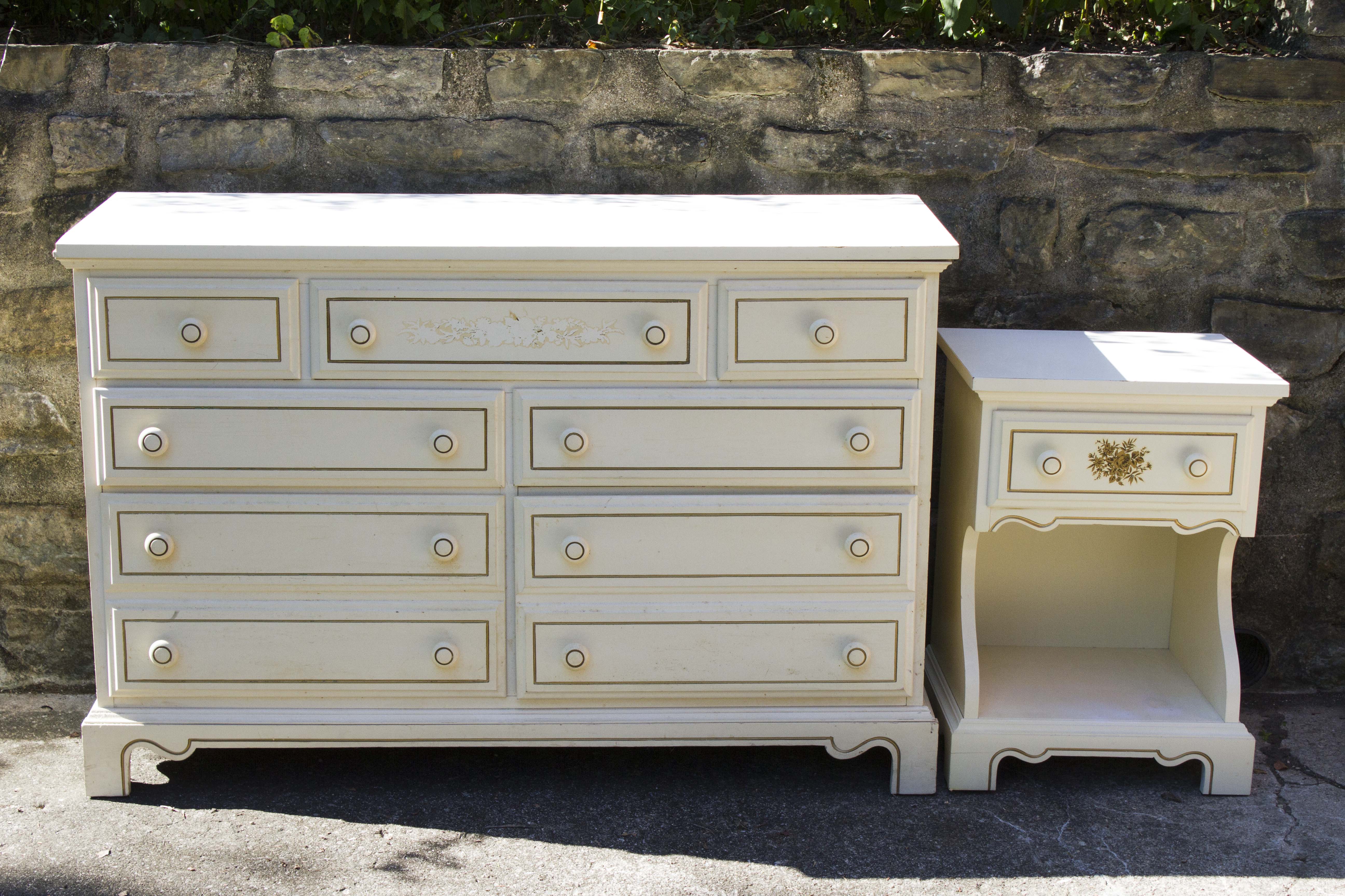 Vintage Dixie Dresser And Nightstand Ebth