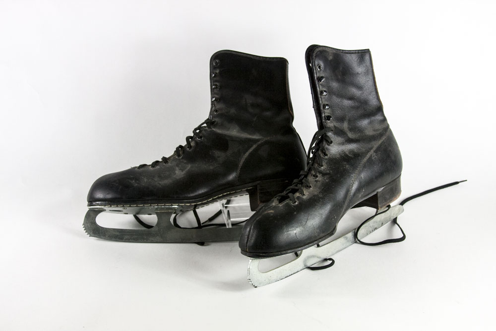 mens figure skates size 12