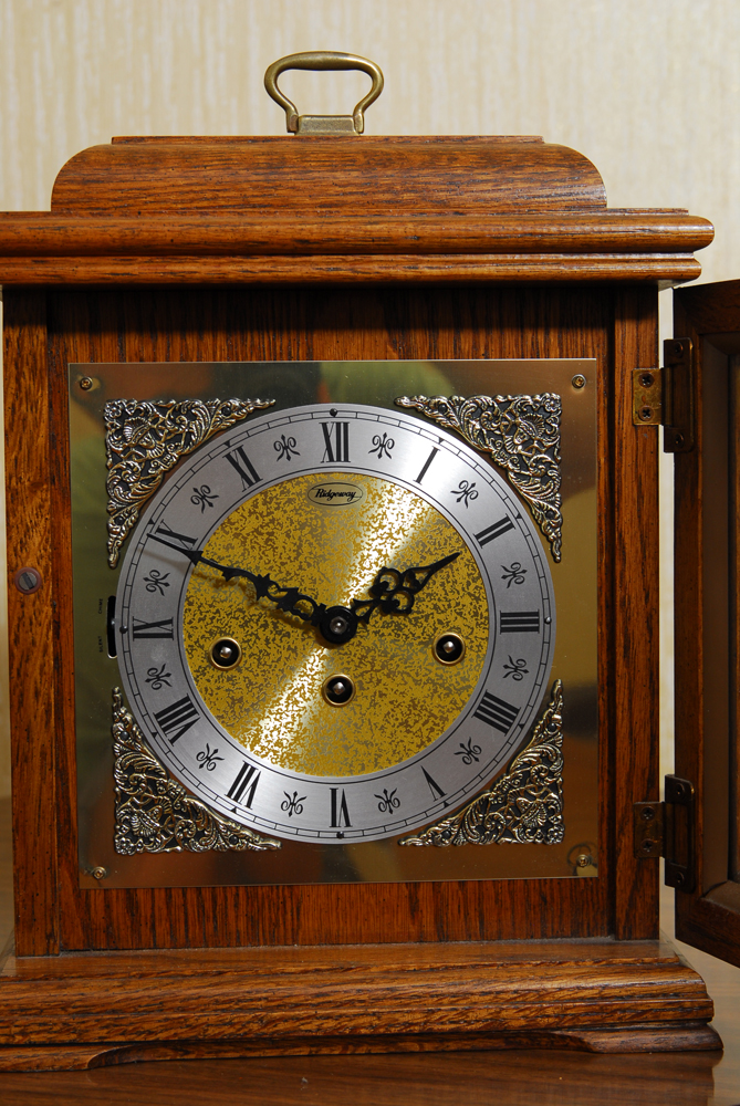 Vintage Ridgeway Mantel Clock EBTH