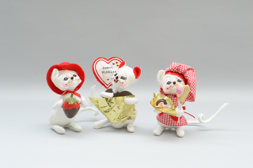 Collection of Annalee Valentine Figurines EBTH