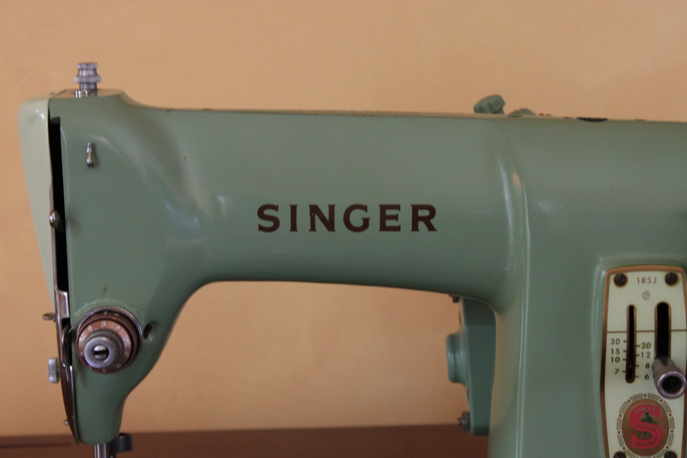 Vintage Singer Sewing Machine Model RFJ88 and Hideaway Stand EBTH
