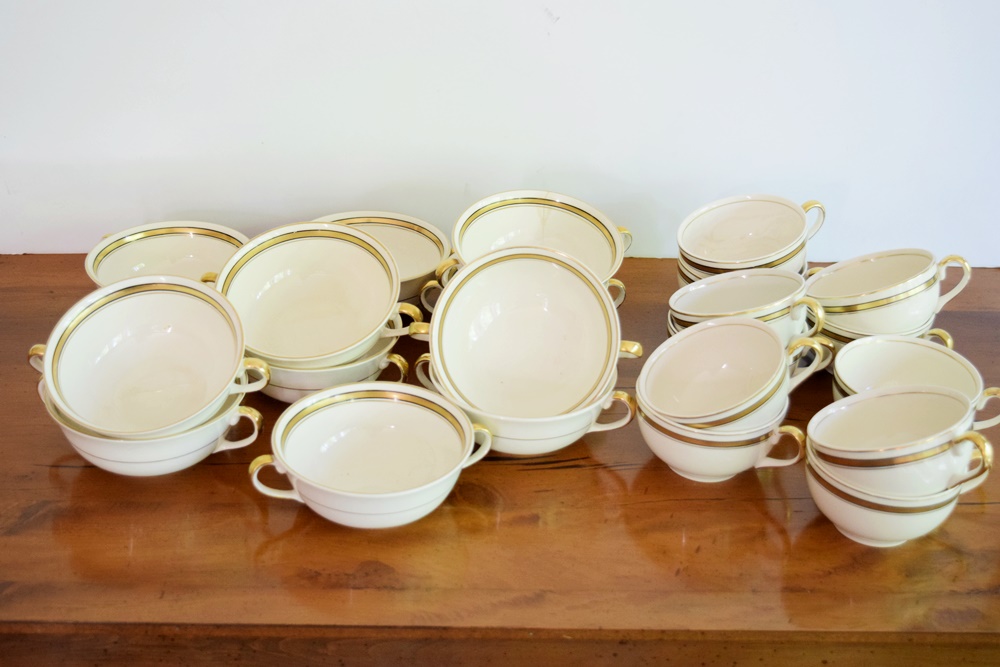 Vintage "Pareek" Johnson Bros. England China EBTH