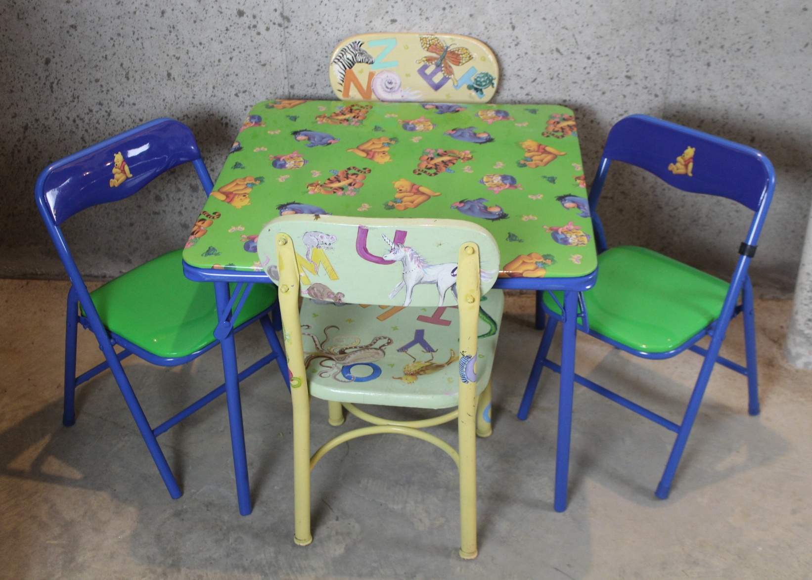 Winnie the Pooh Child's Folding Table and Four Chairs EBTH