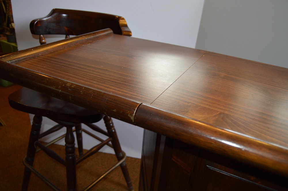 Ethan Allen Bar with Two Stools EBTH