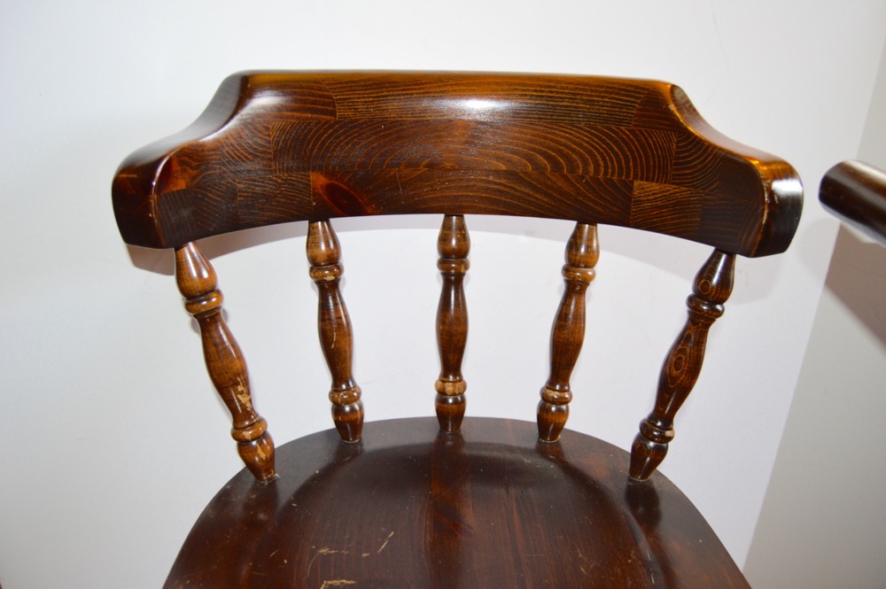 Ethan Allen Bar with Two Stools EBTH