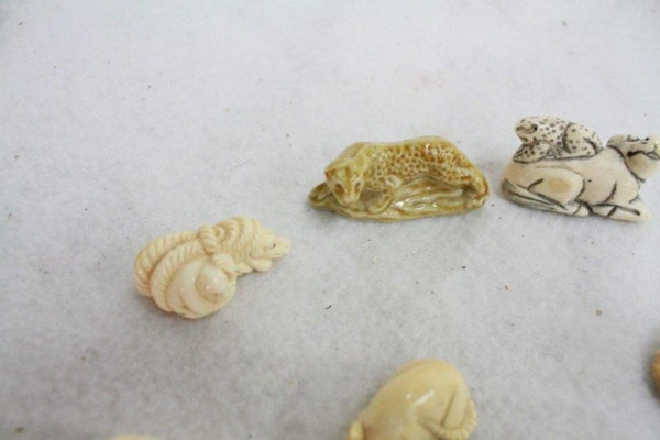 Group of Netsuke and Two Wade Whimsies : EBTH