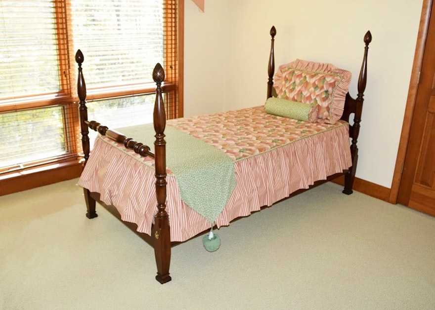 Pair of Mahogany Four Poster Twin Beds EBTH