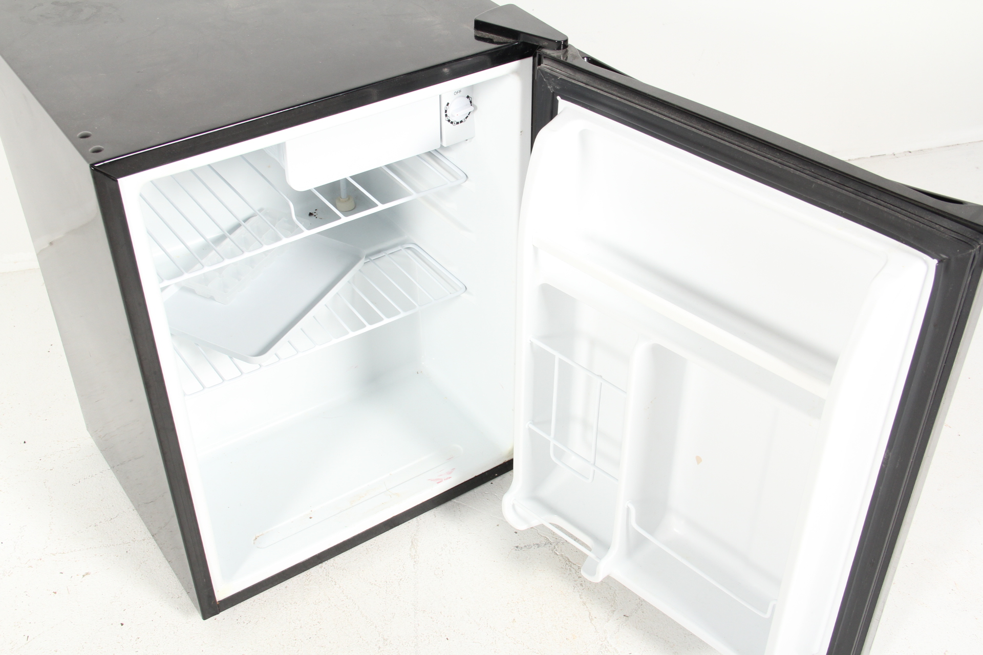 Sanyo Mini Fridge EBTH