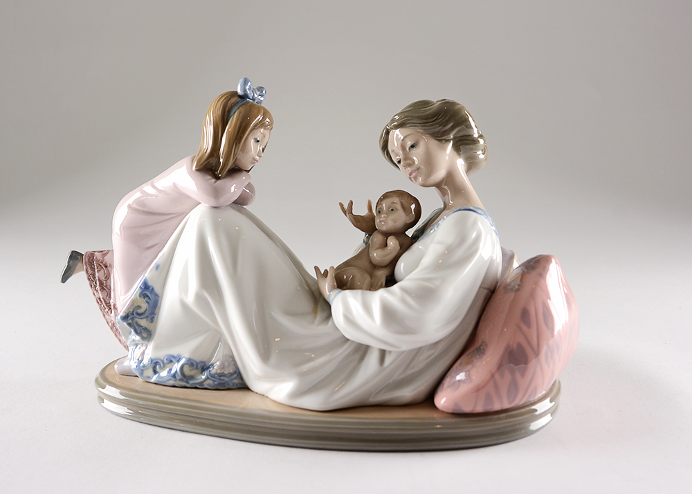 Lladro Mother with Children Porcelain Figure EBTH