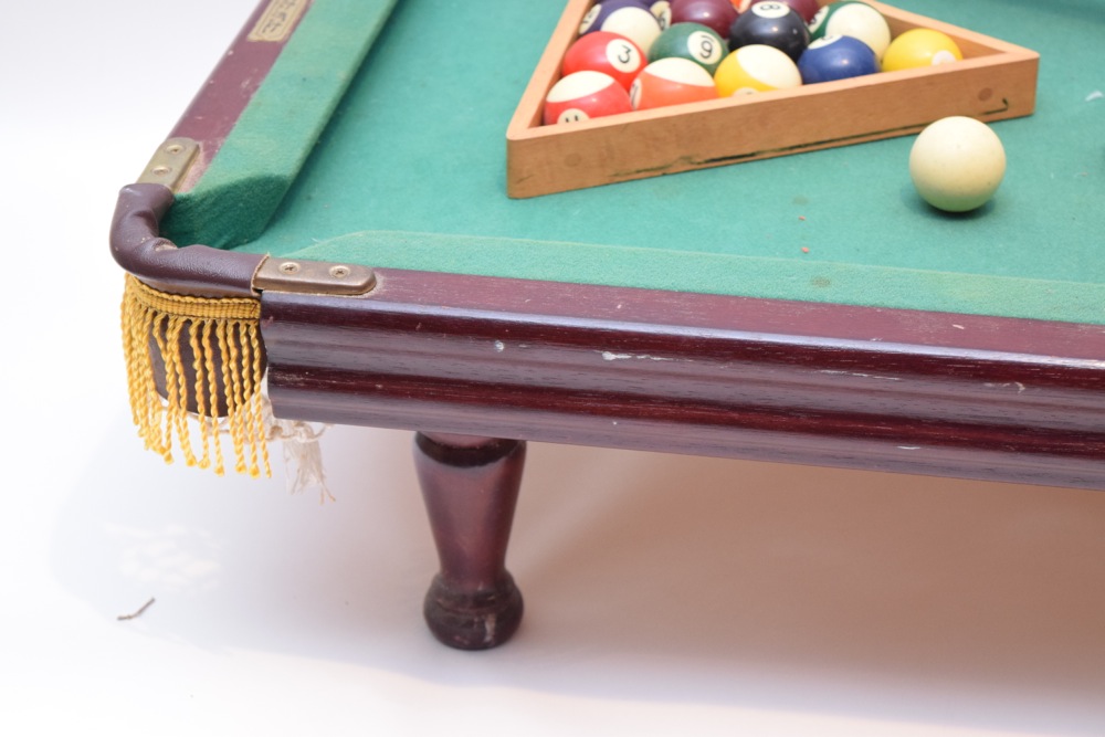 "Minnesota Fats" Miniature Pool Table EBTH