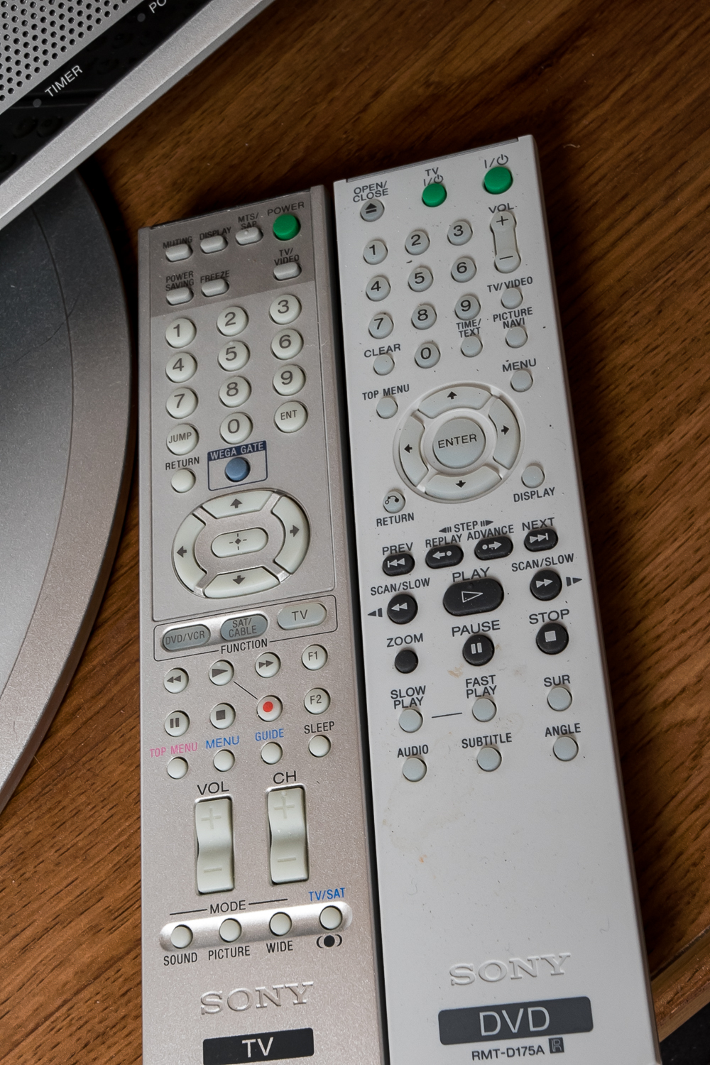 32" Sony Bravia TV and DVD Player EBTH