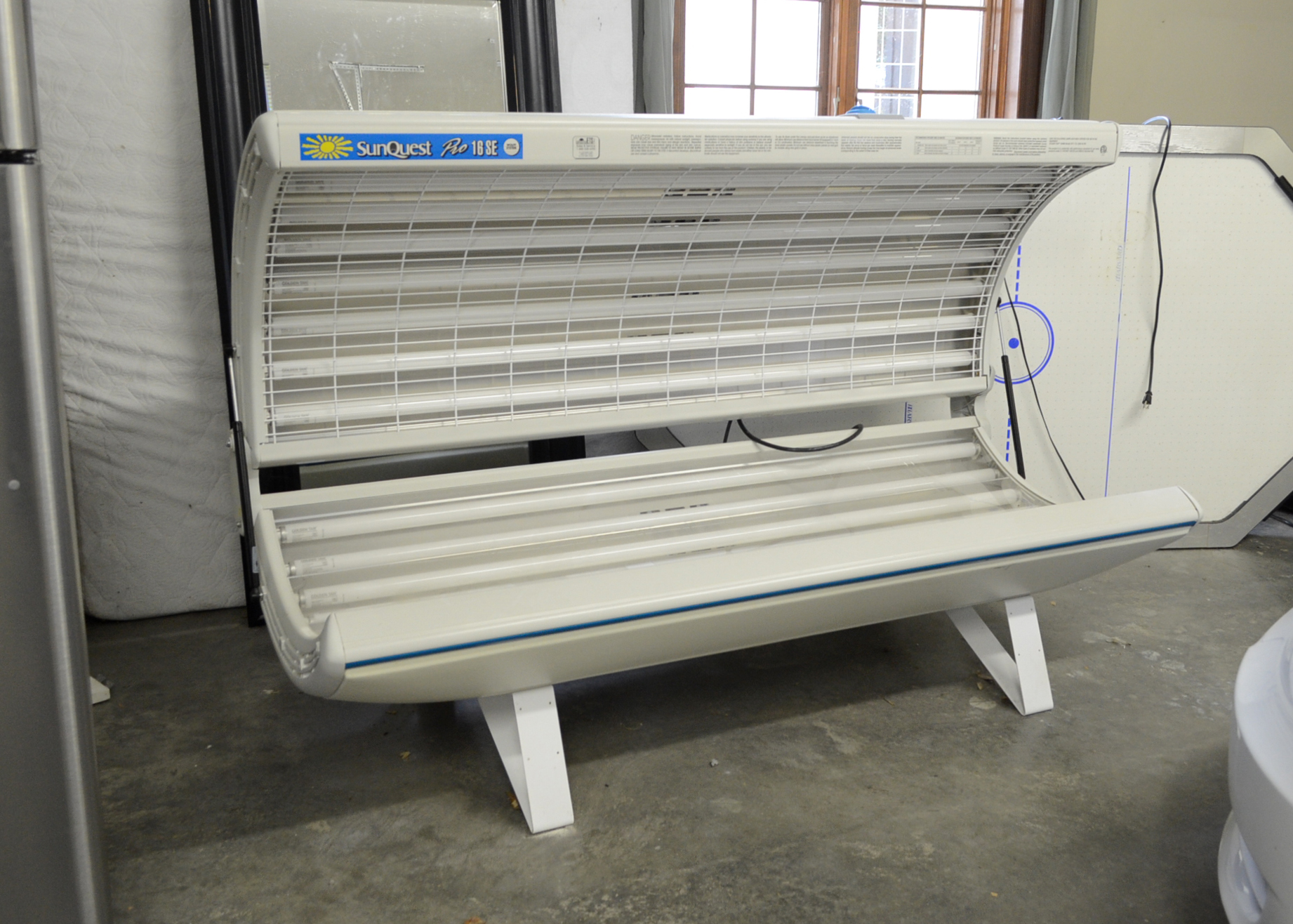 Sunquest Pro 16 SE Tanning Bed EBTH