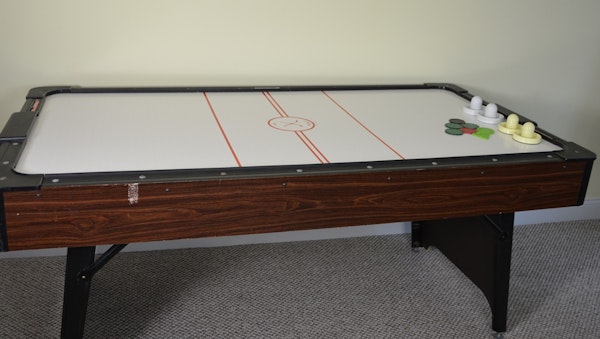 Brunswick 6' Air Hockey Table : EBTH
