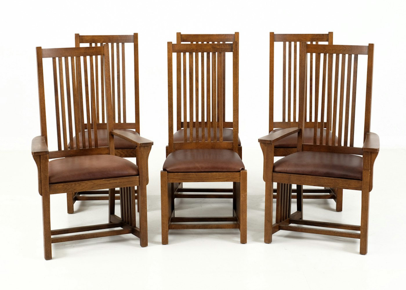 Frank Lloyd Wright - Prairie Style Oak Table and Six Chairs | EBTH