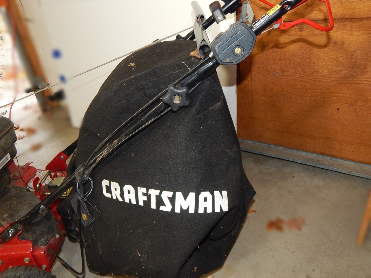 Craftsman Briggs and Stratton 675 Series Lawn Mower Mulcher EBTH