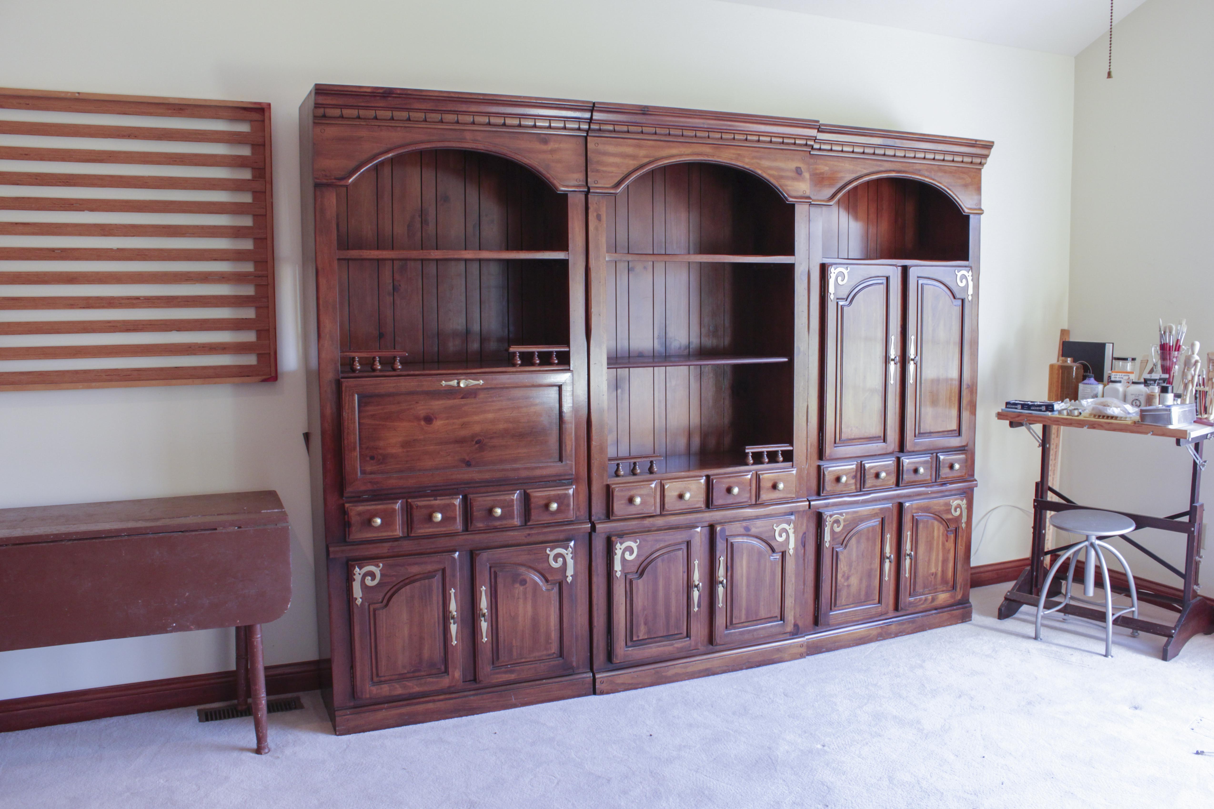 Thomasville Wall Unit Bookshelf, Center Unit EBTH