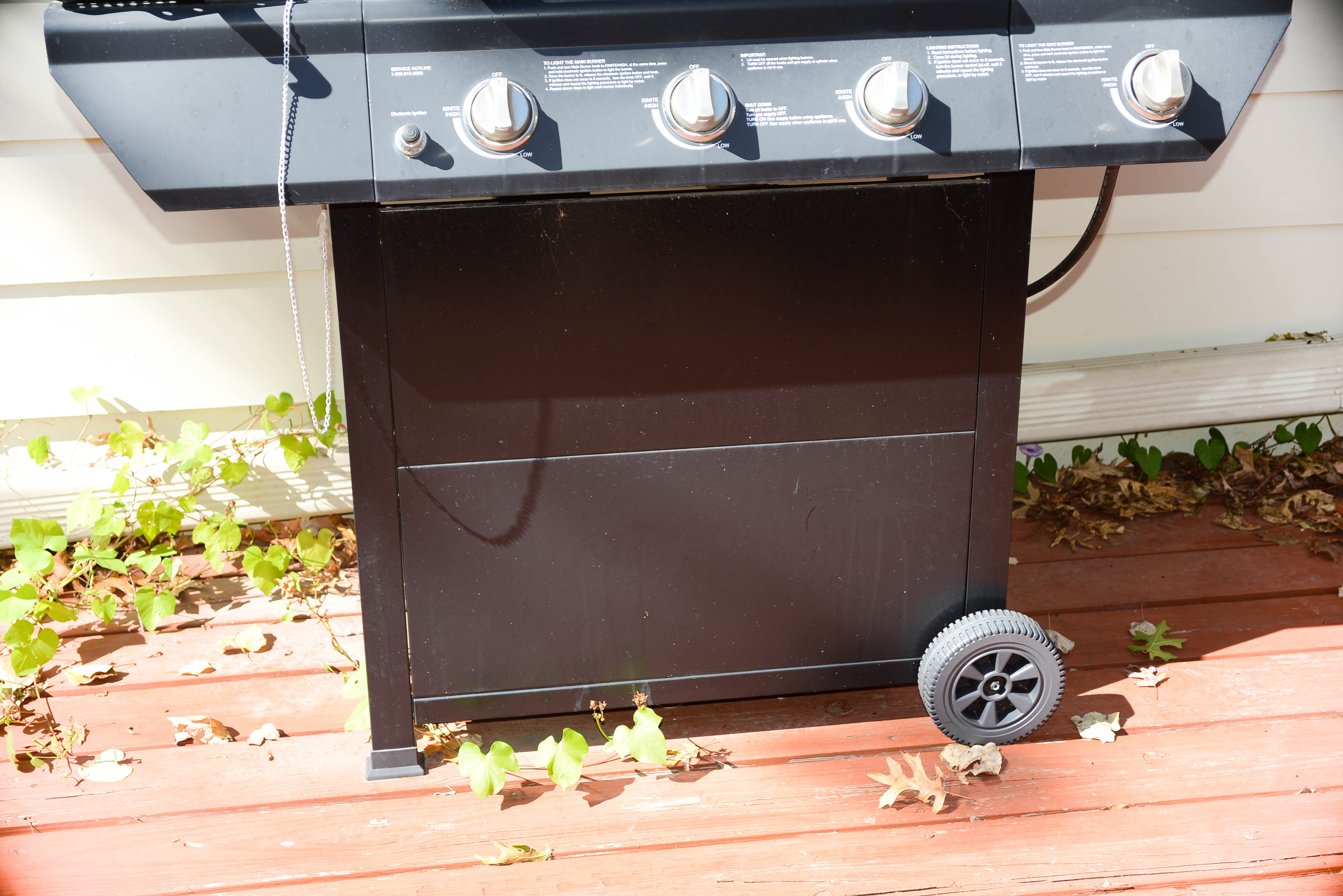 Grillmaster ThreeBurner Gas Grill with Side Burner EBTH
