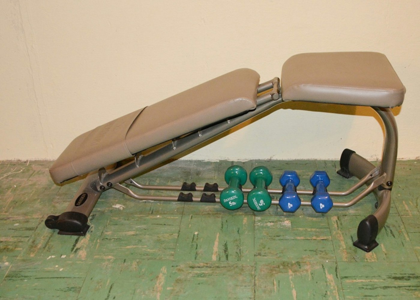 Simple Danskin workout bench for push your ABS